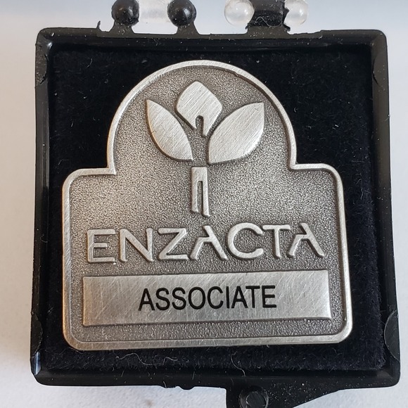 Jewelry - Enzacta Associate Pin
